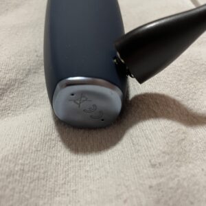 GESKE MicroDermabrasion Blackhead Remover 7-in-1 Porenreiniger Ladevorgang