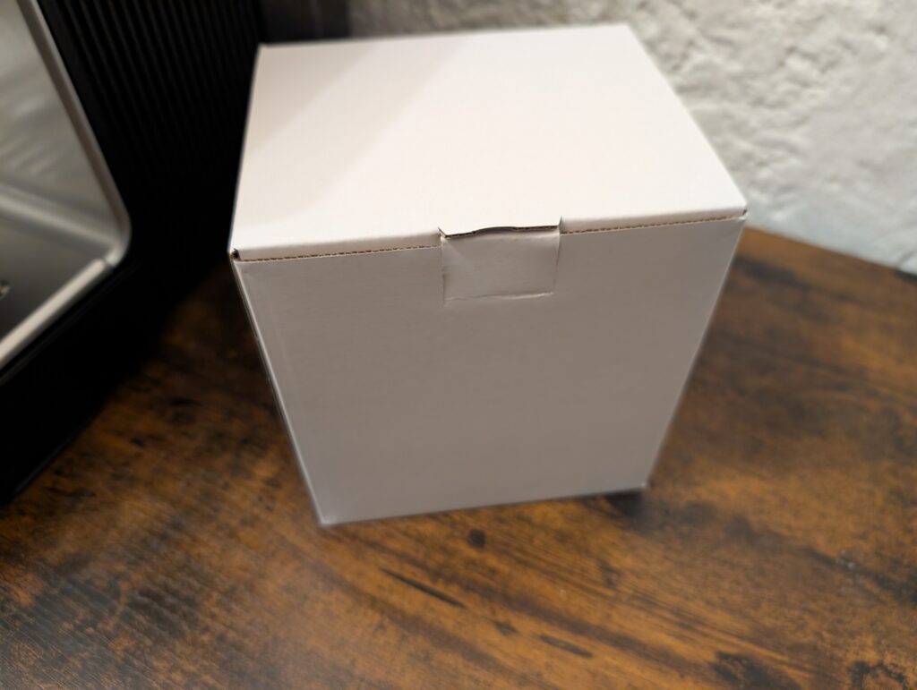 Kaffeebohnen-Box der Krups Precision XP801T Siebträgermaschine verpackt