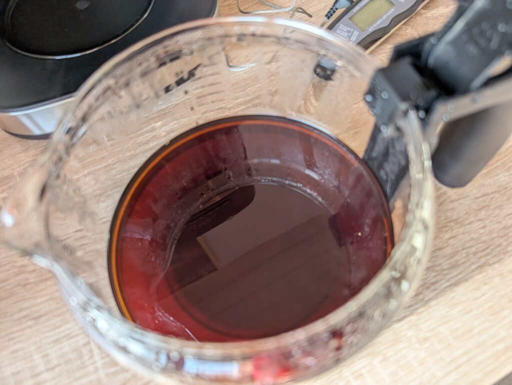 Krups KM8328 Grind Aroma Kaffeemaschine mit Mahlwerk Kaffee in der Kanne