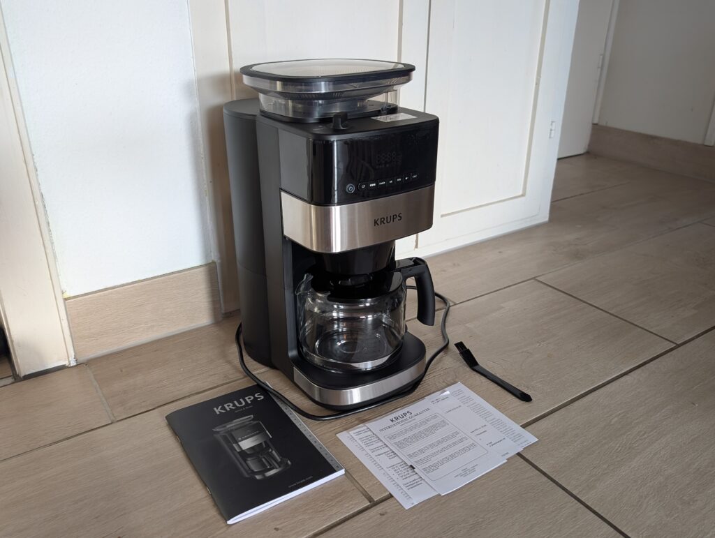 Krups KM8328 Grind Aroma Kaffeemaschine mit Mahlwerk Lieferumfang