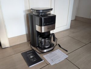 Krups KM8328 Grind Aroma Kaffeemaschine mit Mahlwerk Lieferumfang