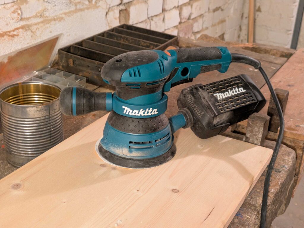 Makita BO5041 Exzenterschleifer (4)