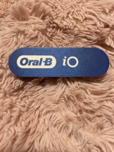 Oral-B iO Series 2 Zahnbürste Verpackung Bürstenkopf
