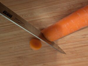SHAN ZU Japanisches Kochmesser Möhre schneiden