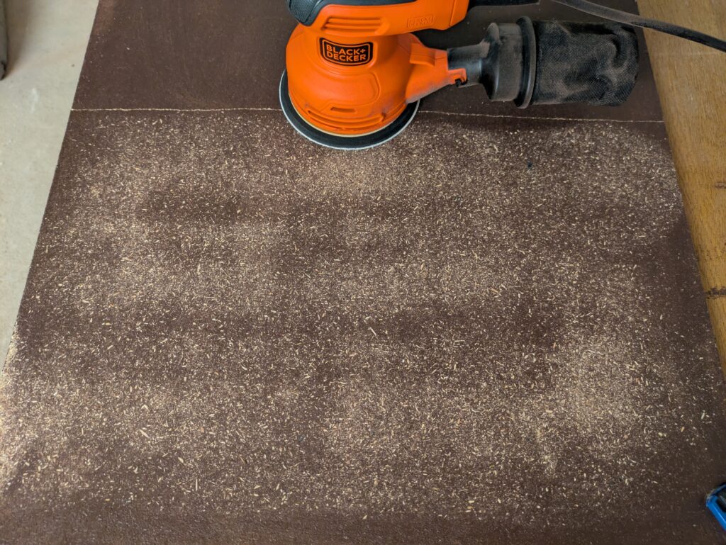 Schleifbild des Black Decker BEW210 Exzenterschleifers