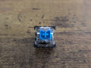 Switch der Redragon K580 VATA Gaming-Tastatur von oben