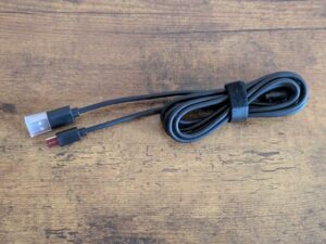 USB-Kabel der Redragon K580 VATA Gaming-Tastatur