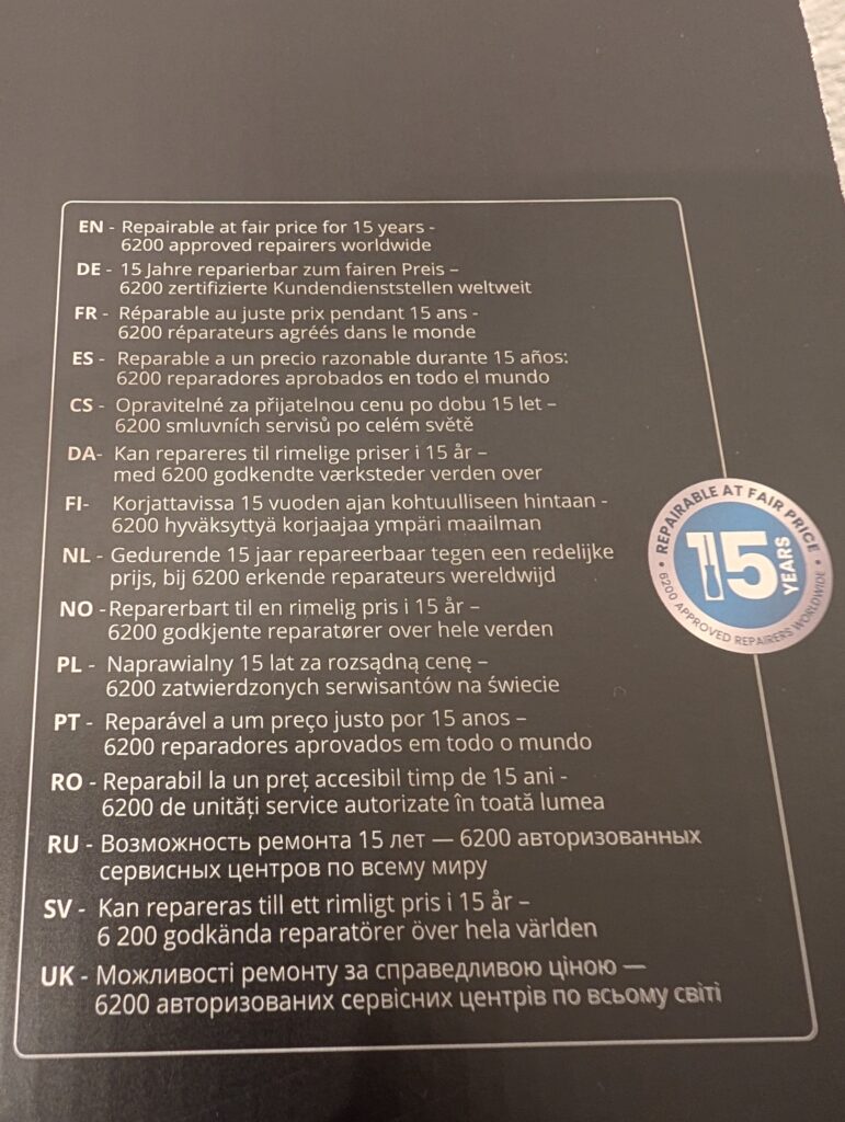 Verpackung der Krups Precision XP801T Siebträgermaschine von oben in der Nahansicht