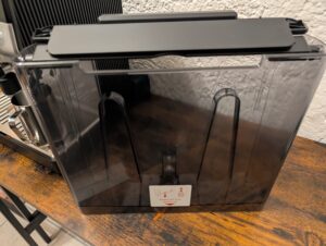 Wassertank der Krups Precision XP801T Siebträgermaschine (2)