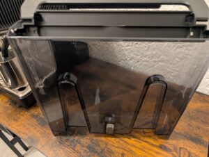 Wassertank der Krups Precision XP801T Siebträgermaschine