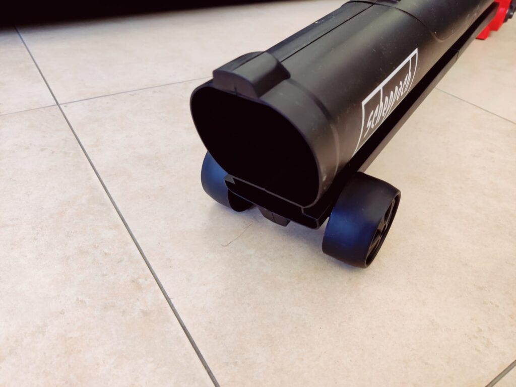 Scheppach BLV3000E Laubsauger mit Stützrädern montiert