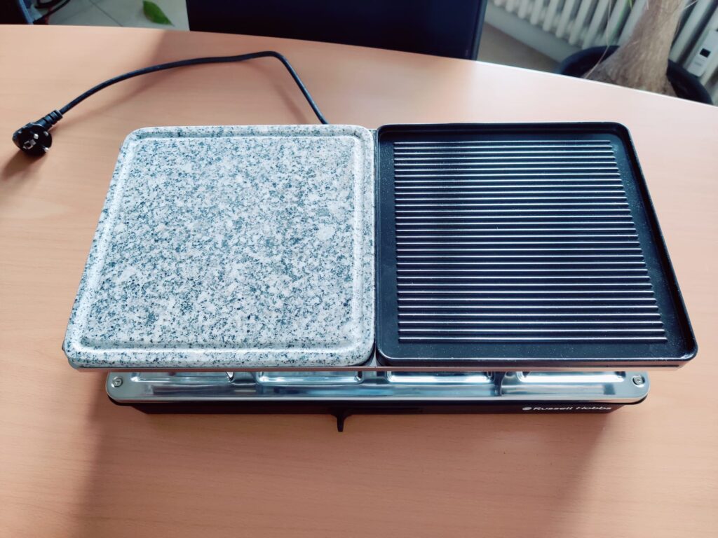 Russell Hobbs 26280-56 Raclette Grillplatten eingesetzt