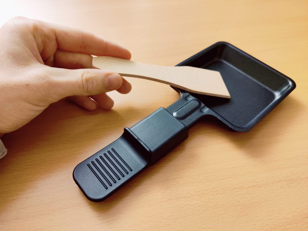 Cusimax CMRC-300 Raclette Spatel in Pfännchen