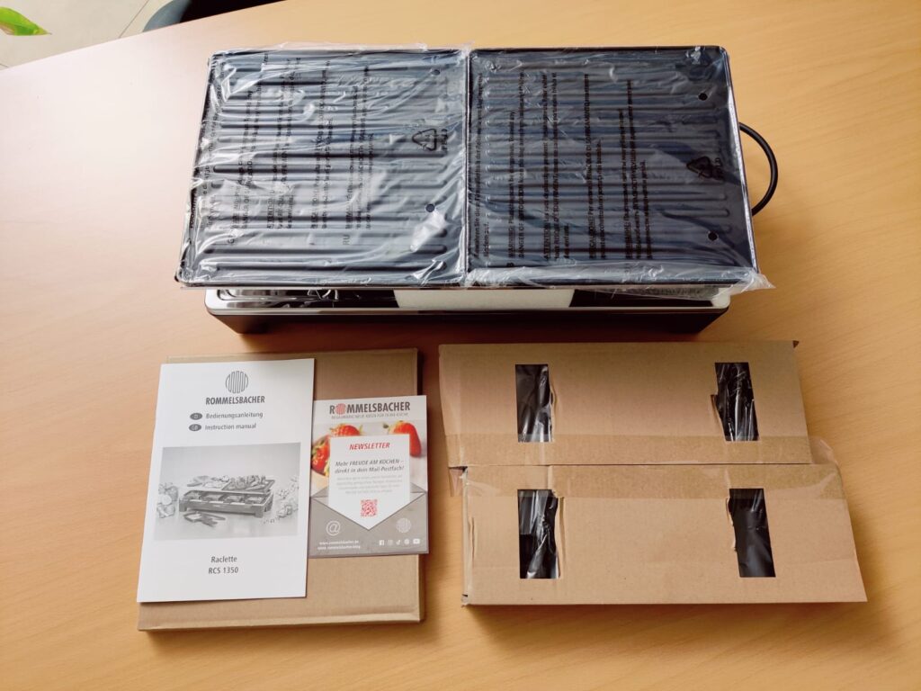 Rommelsbacher RCS 1350 Raclette mit Zubehör verpackt