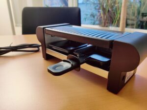 Clatronic RG 3592 Raclette beide Pfännchen eingesetzt