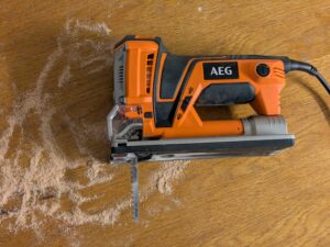 AEG PST 500 Stichsäge mit Sägespänen