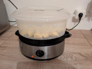 Aigostar-Dampfgarer mit einem Garbehälter