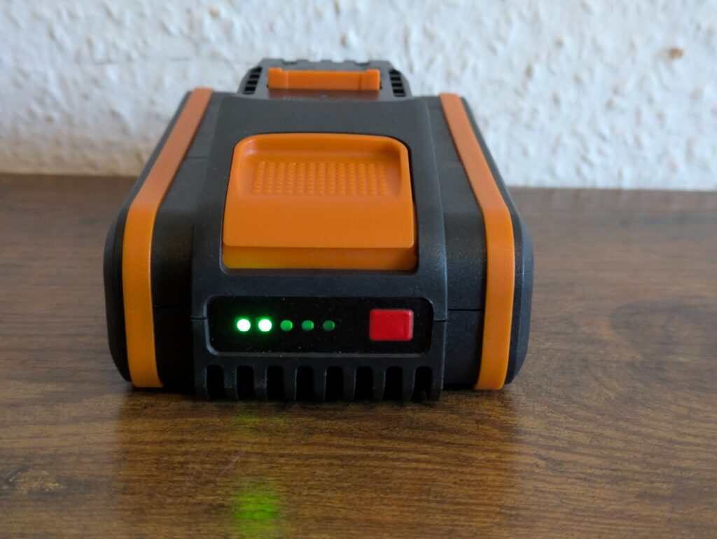 Akku der WORX Nitro WX542 Stichsäge aktiviert