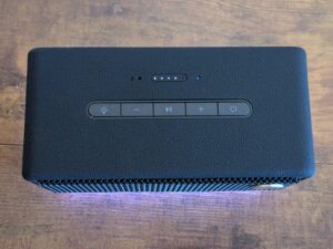 Akkustand des Edifier ES60 Lautsprechers