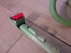 BISSELL Little Green Waschsauger Teppichbürste montiert