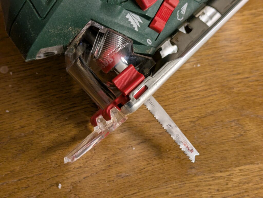 Bosch PST 900 PEL Stichsäge mit Sägeblatt (4)