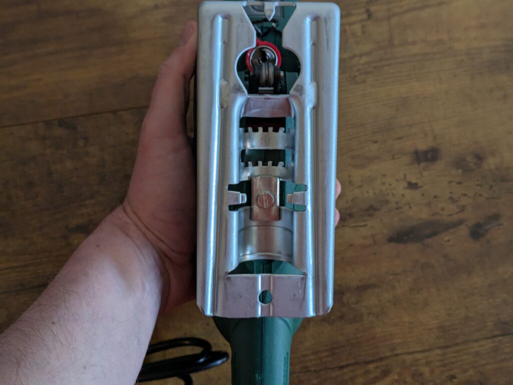 Bosch PST 900 PEL Stichsäge von unten ohne Sägeblattdepot