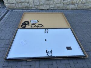 EcoFlow-STREAM-Balkonkraftwerk-Solarmodul-umgedreht-in-Verpackung-1024x768