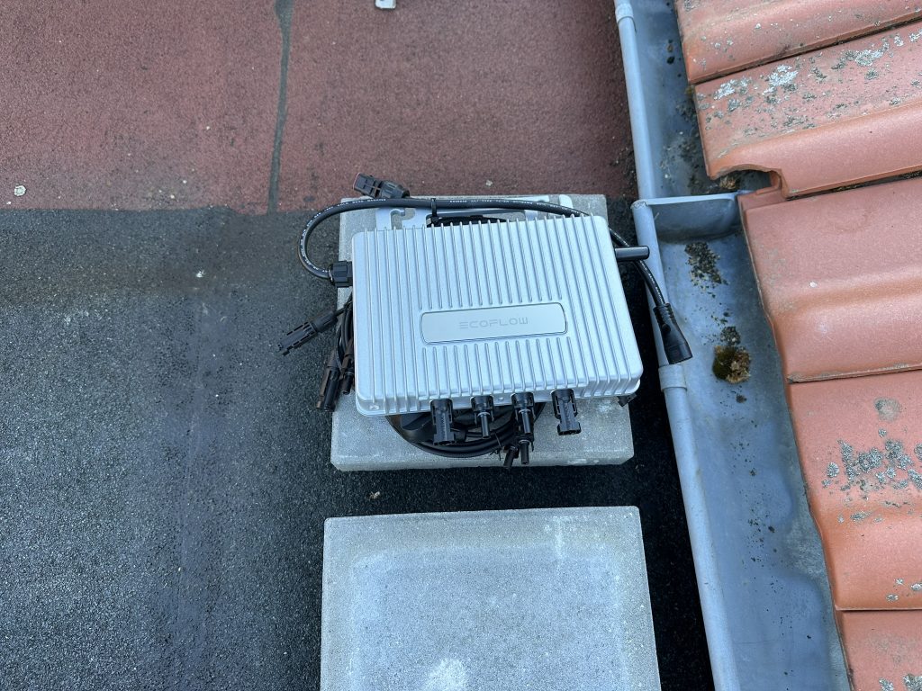 EcoFlow-STREAM-Balkonkraftwerk-Wechselrichter-liegend-1024x768