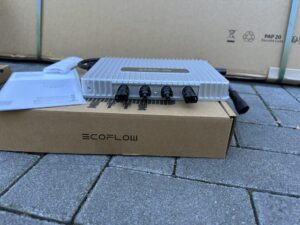 EcoFlow-STREAM-Balkonkraftwerk-Wechselrichter-von-vorne-1024x768