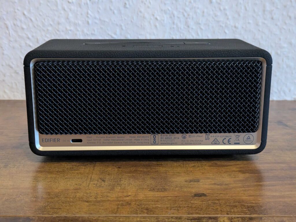 Edifier ES60 Lautsprecher von hinten