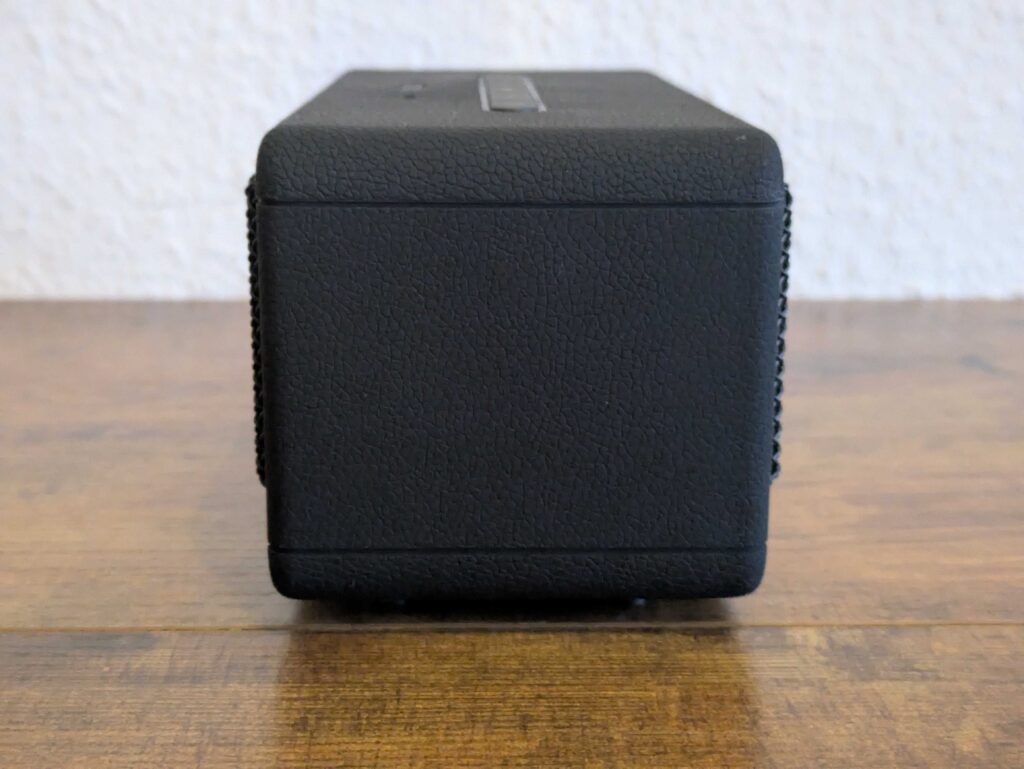 Edifier ES60 Lautsprecher von links