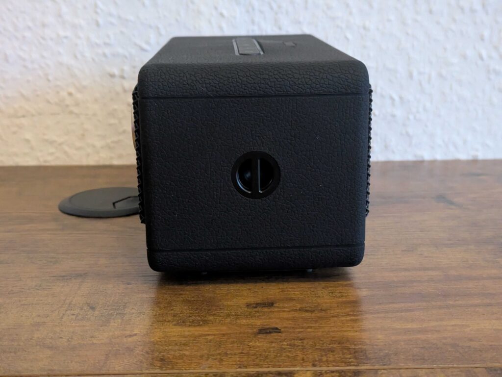 Edifier ES60 Lautsprecher von rechts