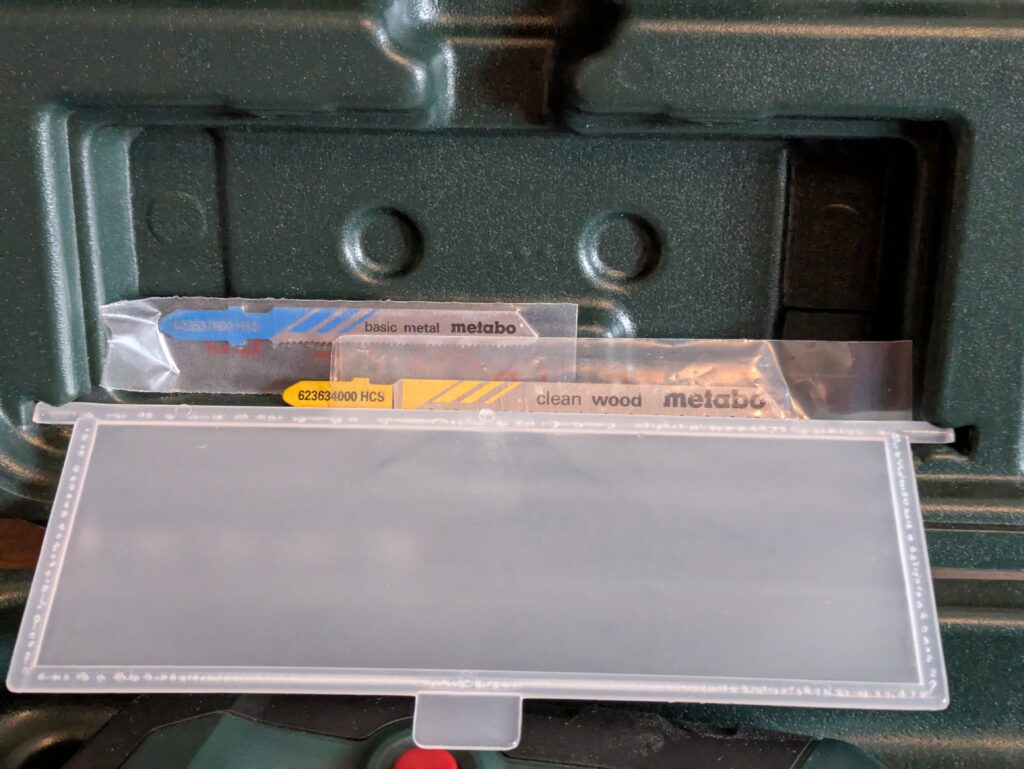 Fach im Koffer der Metabo STEB 65 Quick Stichsäge