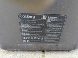 Infolabel der Jackery 1000 v2 Powerstation
