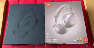 JBL Tour One M3 Noise-Cancelling-Kopfhörer Geöffnete Verpackung
