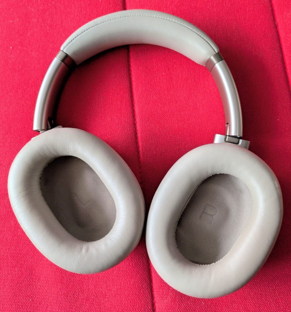 JBL Tour One M3 Noise-Cancelling-Kopfhörer Hörmuscheln von innen