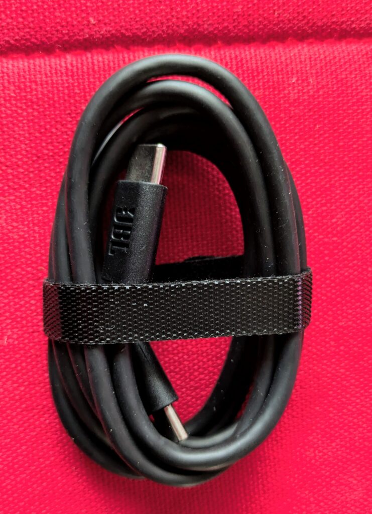 JBL Tour One M3 Noise-Cancelling-Kopfhörer Kabel