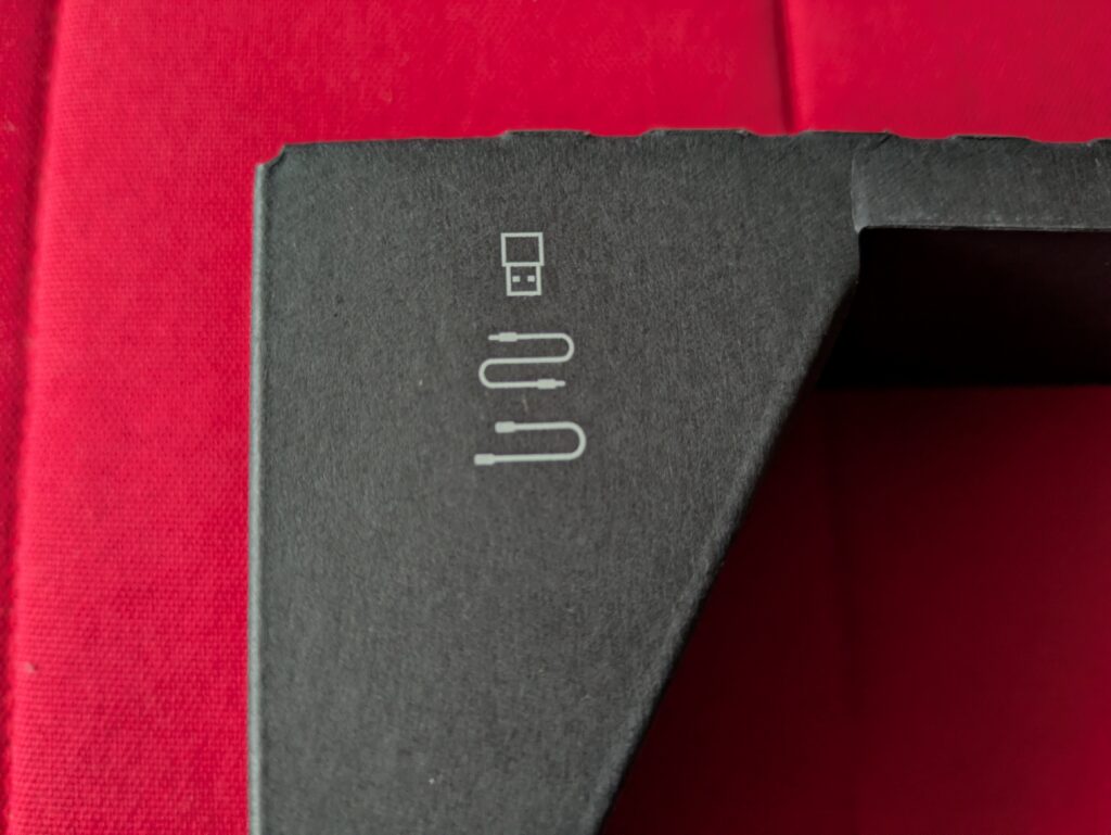 JBL Tour One M3 Noise-Cancelling-Kopfhörer Verpackung Zubehör