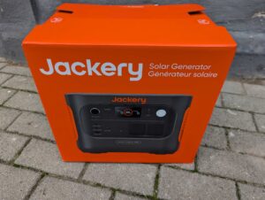 Jackery 1000 v2 Powerstation verpackt von vorne