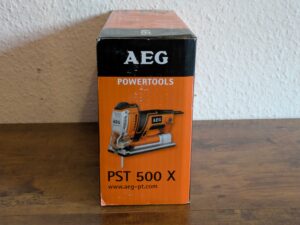 Karton der AEG PST 500 Stichsäge von rechts