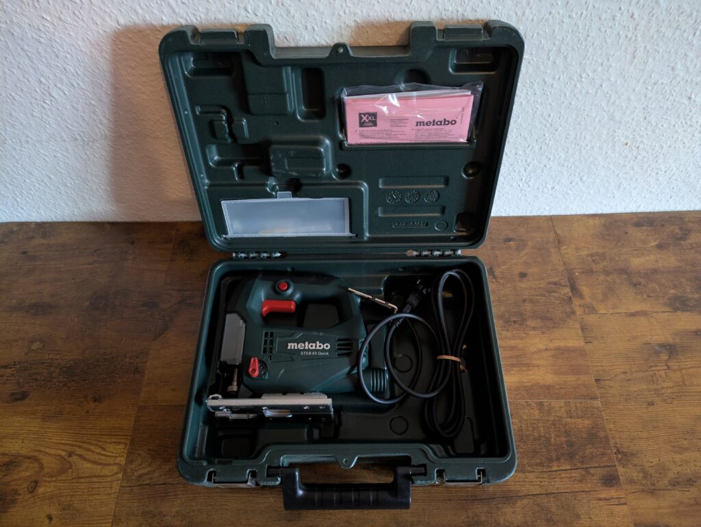 Koffer der Metabo STEB 65 Quick Stichsäge geöffnet