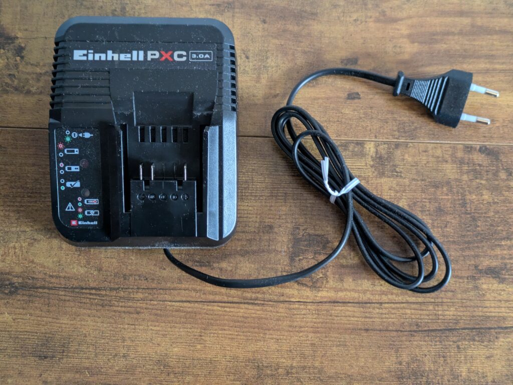 Ladegerät der Einhell TE-JS 1880 Li – Solo Stichsäge von oben