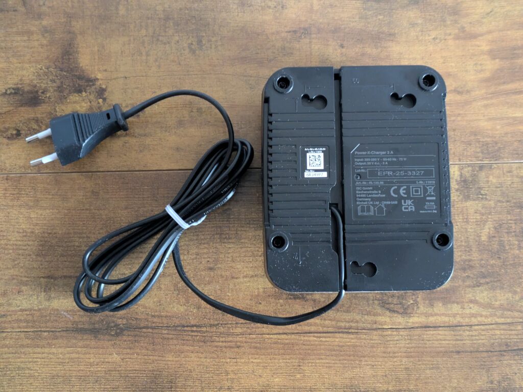 Ladegerät der Einhell TE-JS 1880 Li – Solo Stichsäge von unten