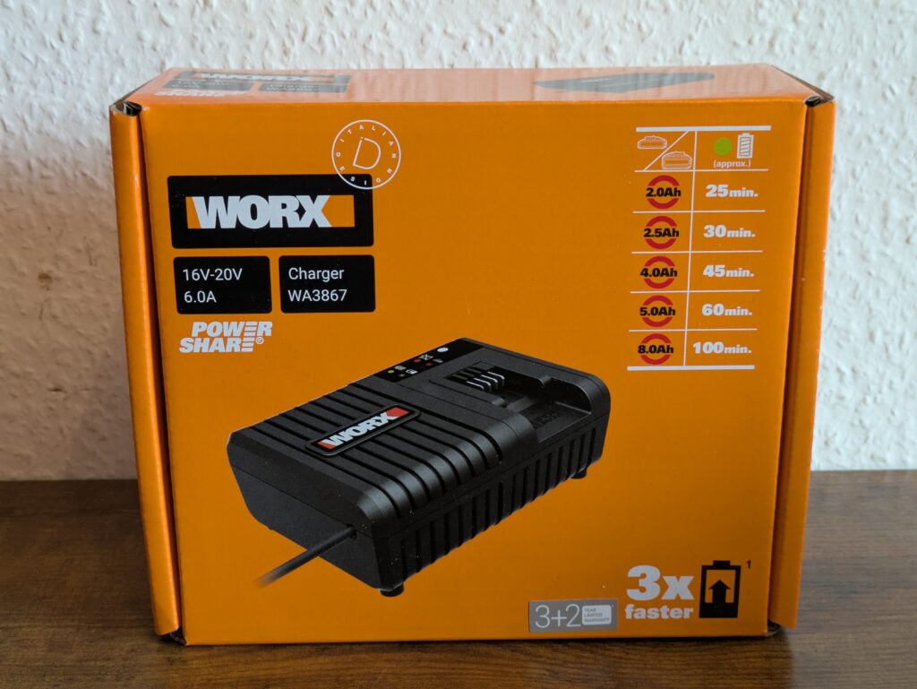 Ladegerätverpackung der WORX Nitro WX542 Stichsäge von vorne