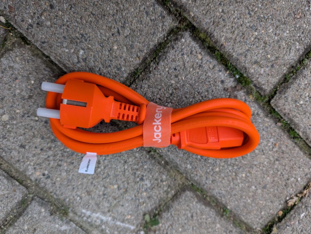 Ladekabel der Jackery 1000 v2 Powerstation