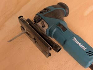 Makita 4351 FCTJ Stichsäge mit Sägeblatt