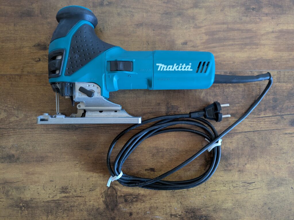 Makita 4351 FCTJ Stichsäge von der Seite