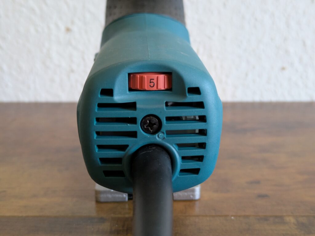 Makita 4351 FCTJ Stichsäge von hinten in der Nahansicht