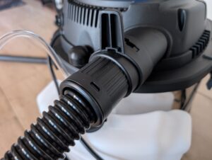 Scheppach SprayVac20 Waschsauger Saugschlauch angeschlossen