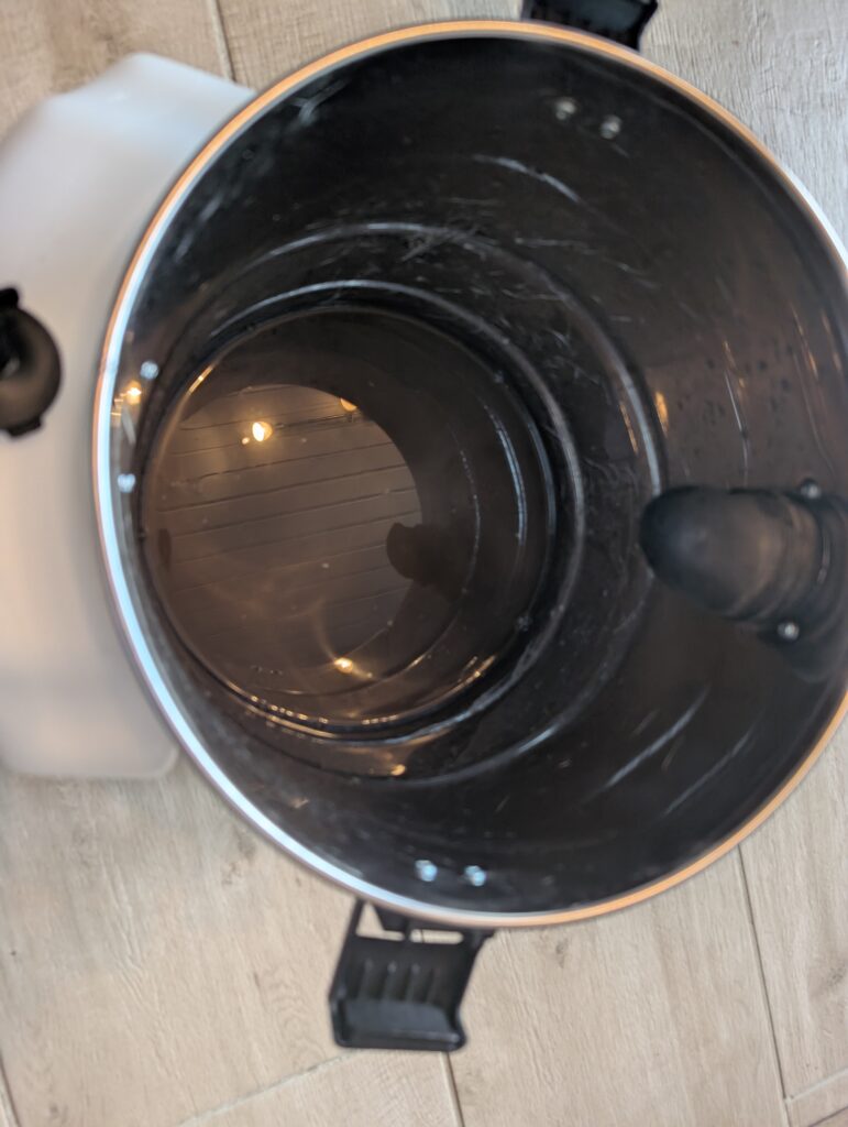 Scheppach SprayVac20 Waschsauger Schmutzwasser nach Teppichreinigung